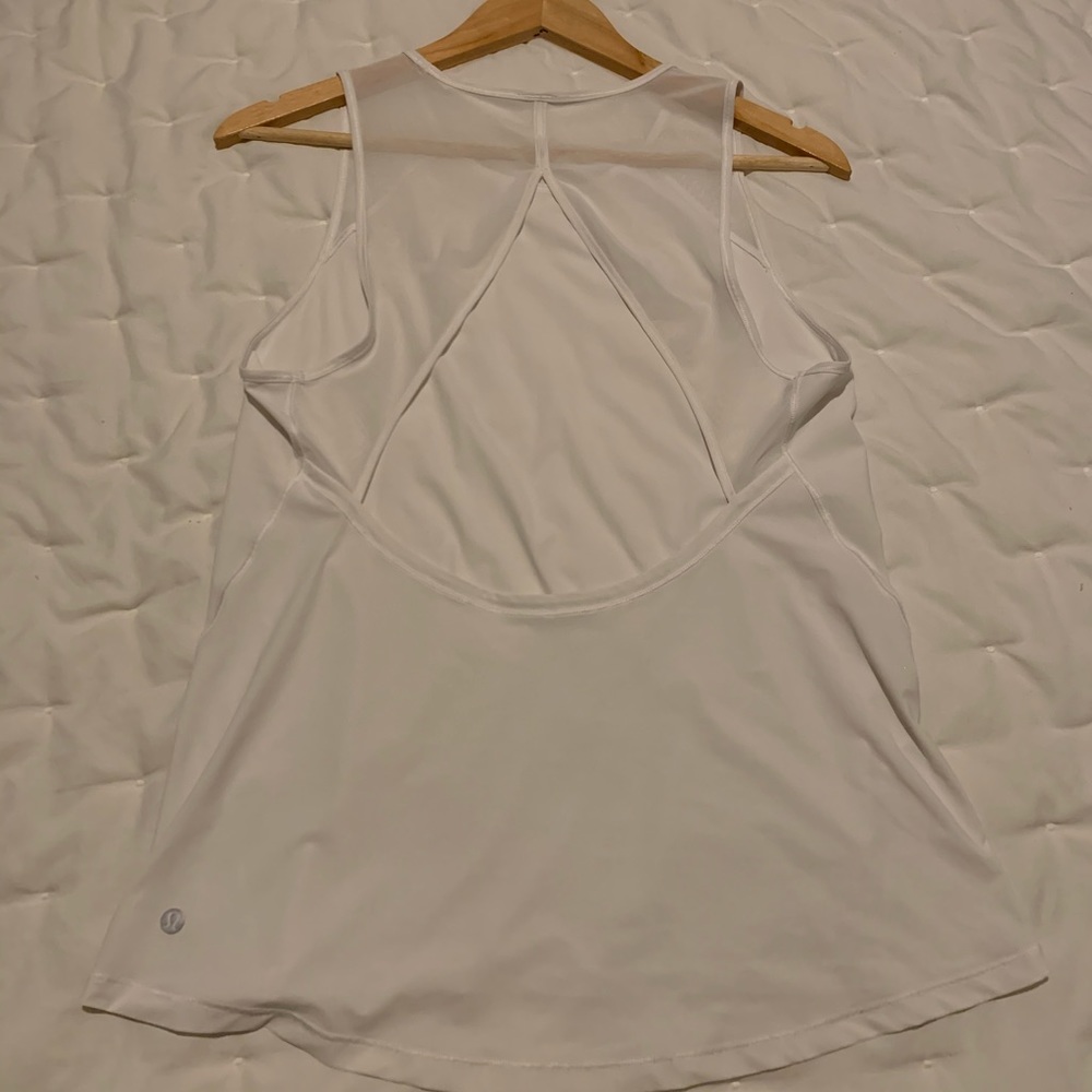 Lululemon tank top🍋